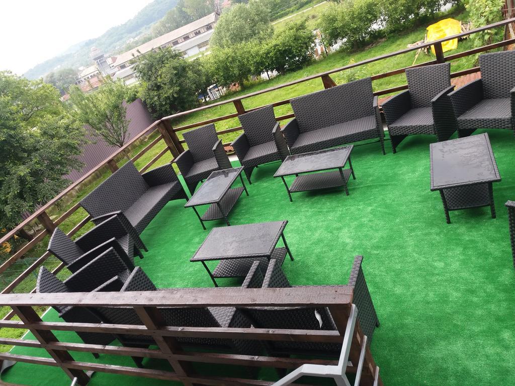 Casa Ariana Hotel Curtea De Arges Bagian luar foto