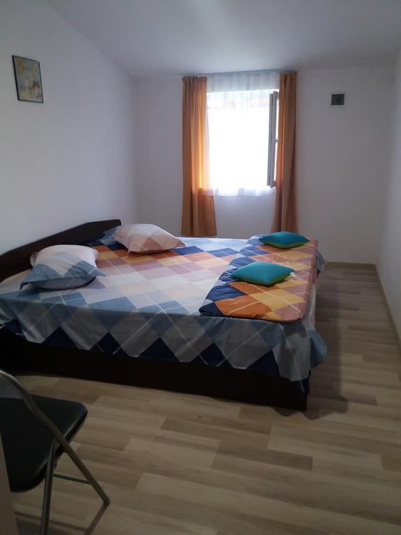Casa Ariana Hotel Curtea De Arges Bagian luar foto