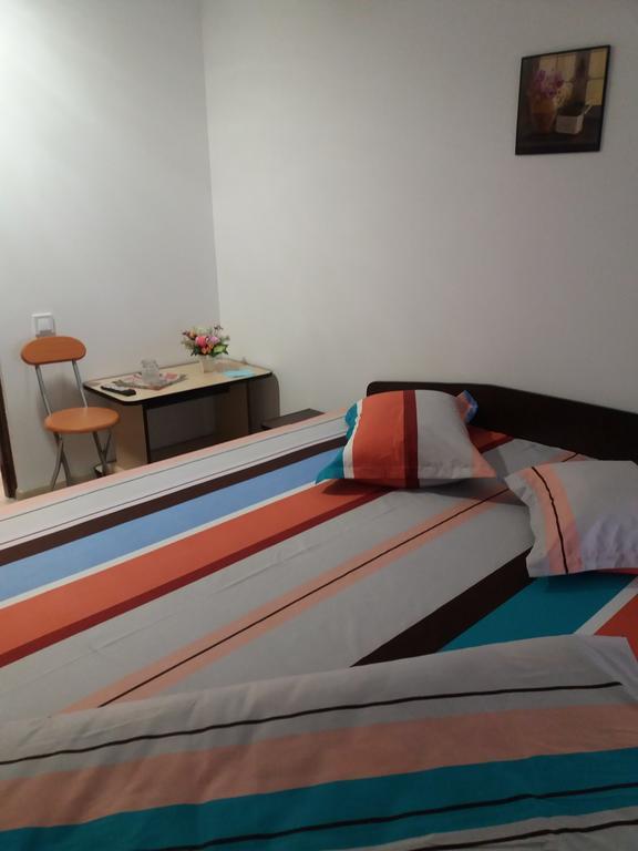 Casa Ariana Hotel Curtea De Arges Bagian luar foto