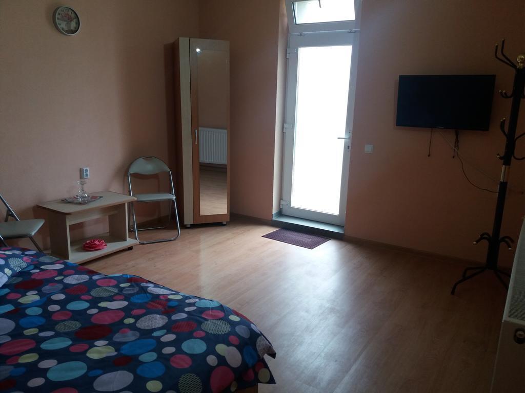 Casa Ariana Hotel Curtea De Arges Bagian luar foto