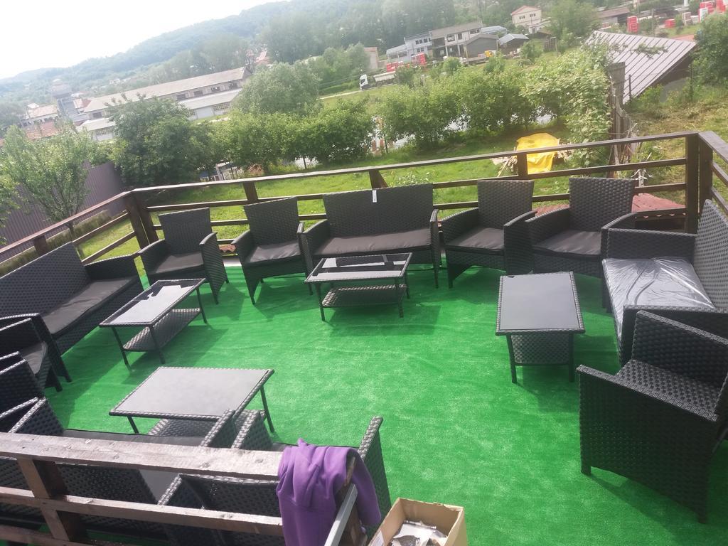 Casa Ariana Hotel Curtea De Arges Bagian luar foto